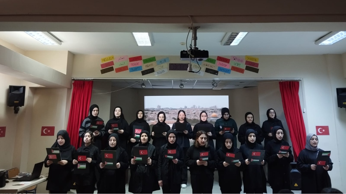 Ömer Öztop Kız Anadolu Lisesi Öğrencilerimiz Filistin'e Destek Amacıyla Program Düzenledi.